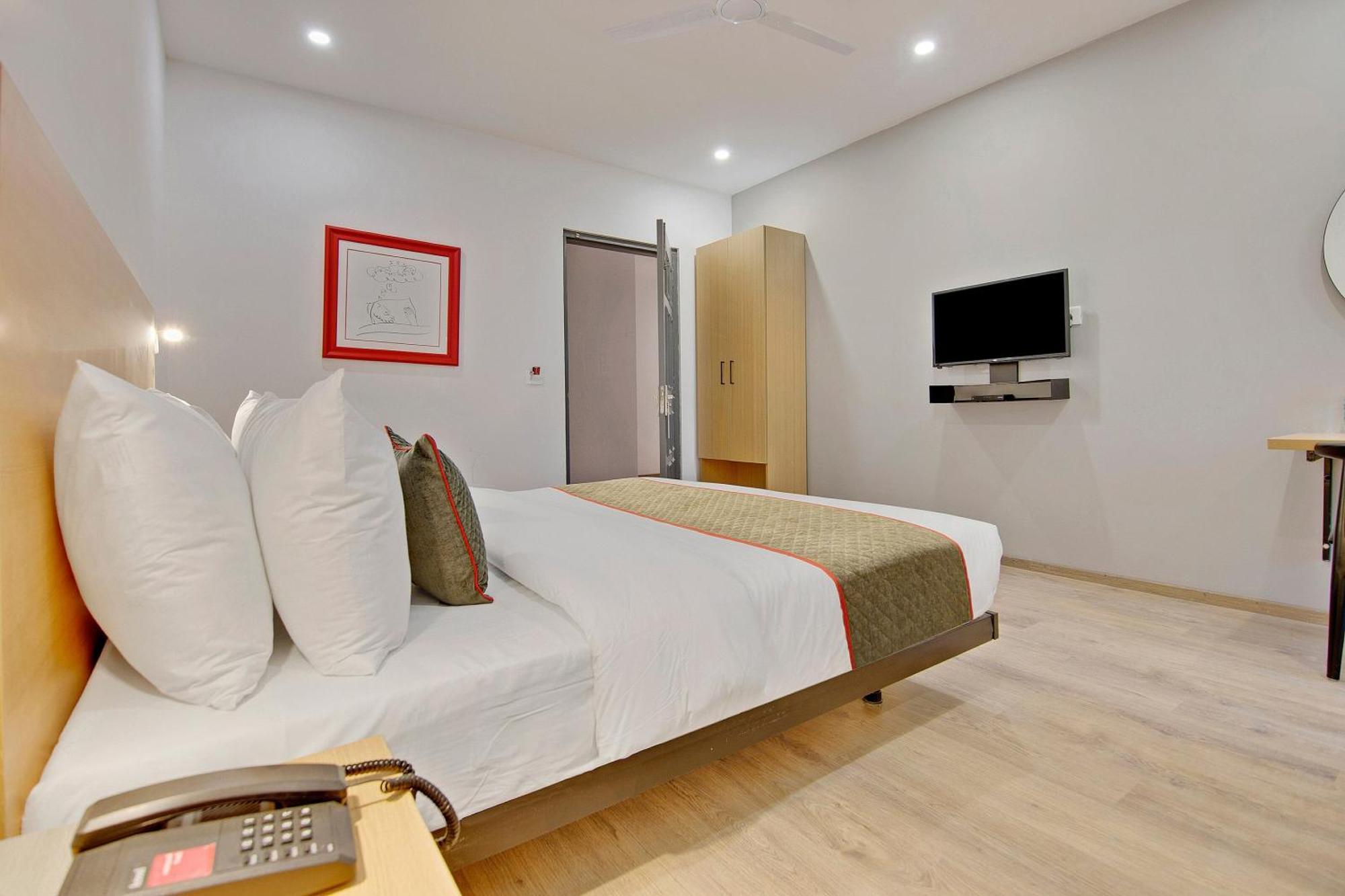Lite Near Delhi Airport 4* New Delhi