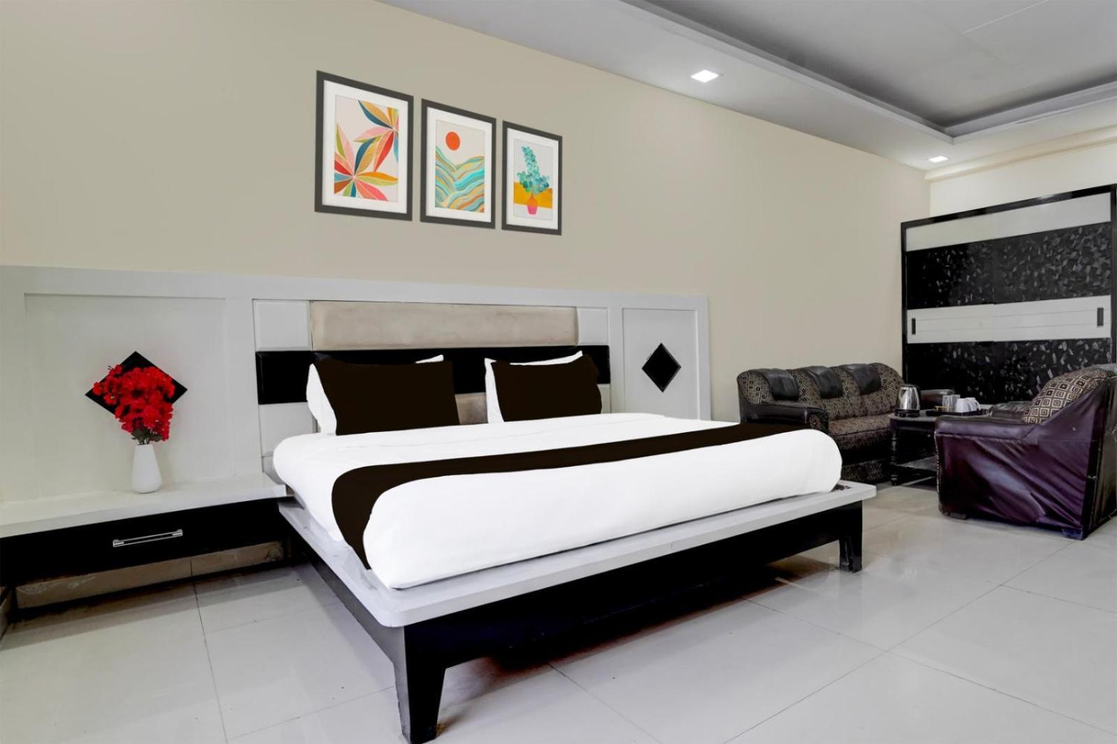 Lite Near Delhi Airport