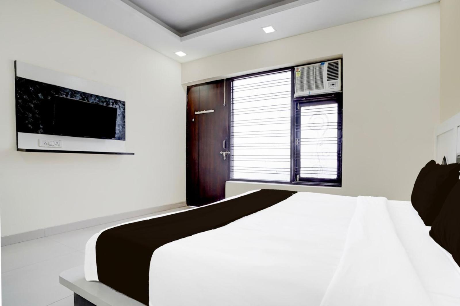 Lite Near Delhi Airport Hotel