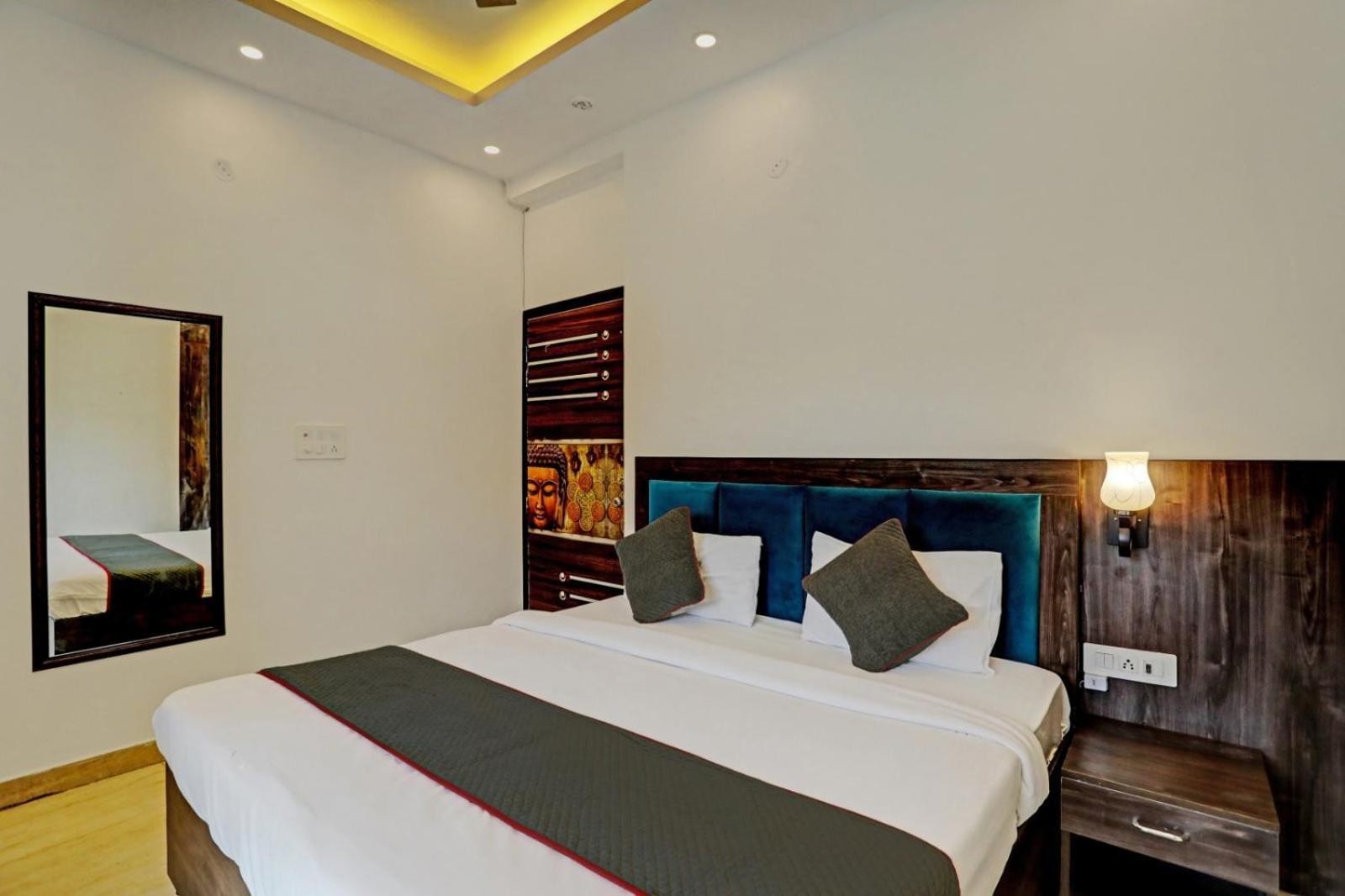 Lite Near Delhi Airport