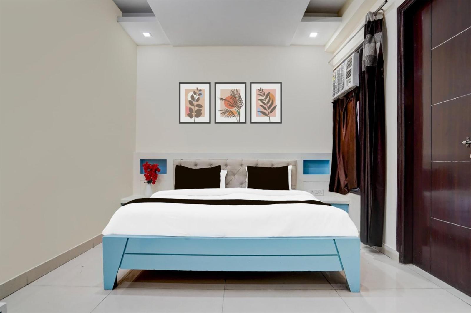 Hotel Lite Near Delhi Airport 4*